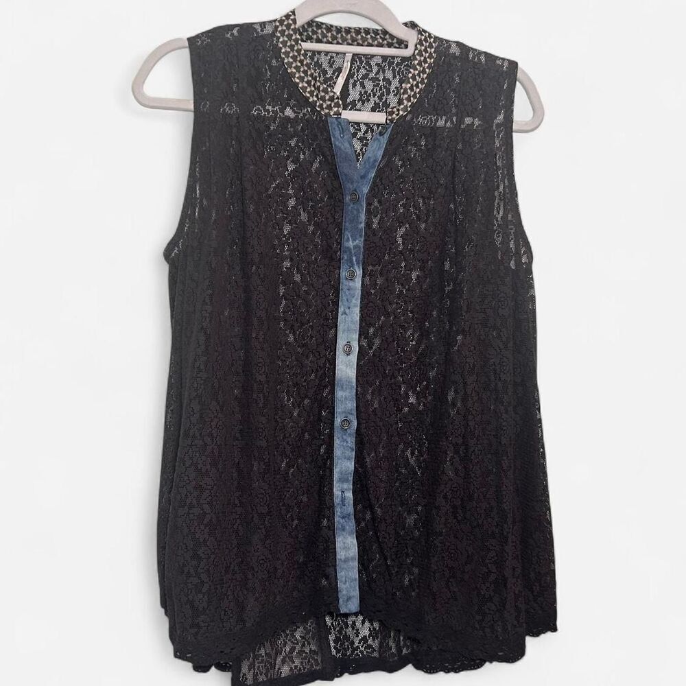 Free People Noir Romantic Floral Lace Button-Down Top – Dark Boho (M)